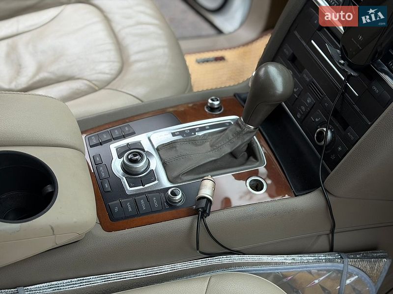 Позашляховик / Кросовер Audi Q7 2010 в Черкасах