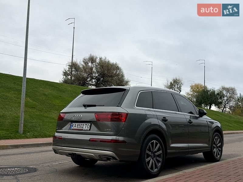 Внедорожник / Кроссовер Audi Q7 2016 в Киеве