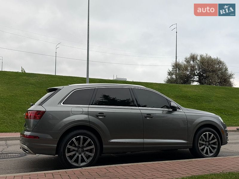 Внедорожник / Кроссовер Audi Q7 2016 в Киеве