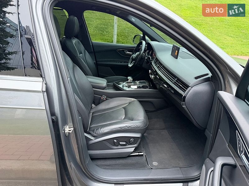 Внедорожник / Кроссовер Audi Q7 2016 в Киеве