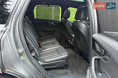 Внедорожник / Кроссовер Audi Q7 2016 в Киеве
