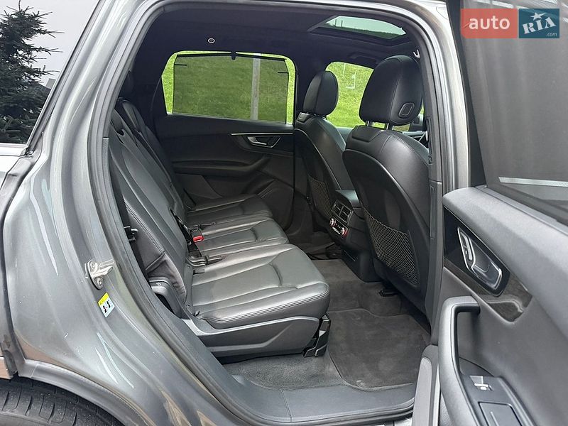 Внедорожник / Кроссовер Audi Q7 2016 в Киеве
