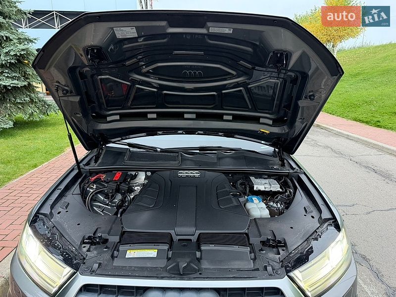 Внедорожник / Кроссовер Audi Q7 2016 в Киеве