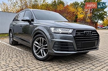 Audi Q7  2016
