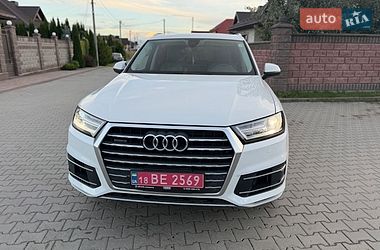 Audi Q7  2017