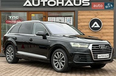 Audi Q7  2016
