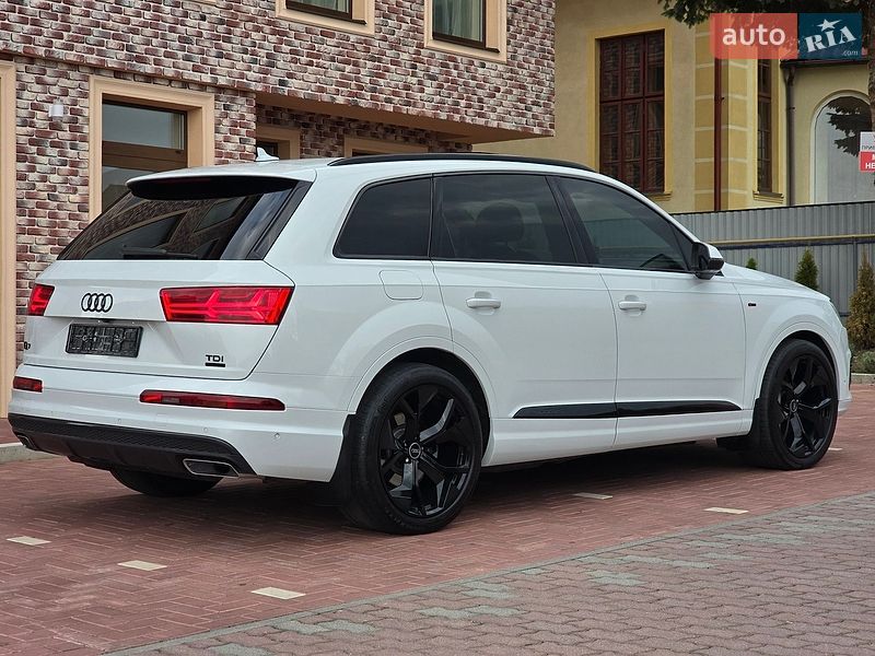 Позашляховик / Кросовер Audi Q7 2018 в Чернівцях