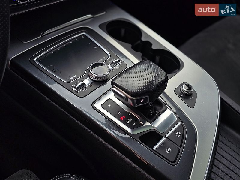 Позашляховик / Кросовер Audi Q7 2018 в Чернівцях