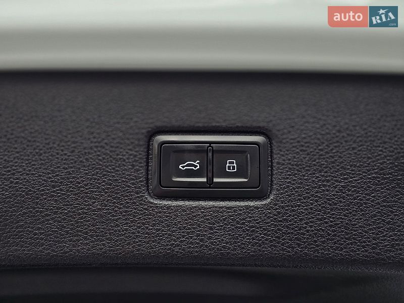 Позашляховик / Кросовер Audi Q7 2018 в Чернівцях