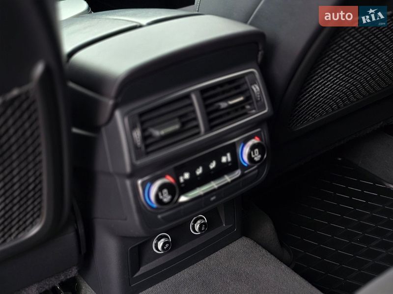 Позашляховик / Кросовер Audi Q7 2018 в Чернівцях