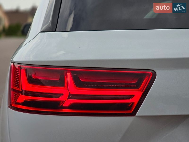Позашляховик / Кросовер Audi Q7 2018 в Чернівцях
