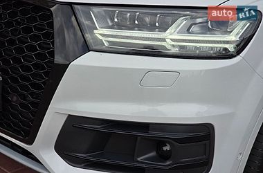 Позашляховик / Кросовер Audi Q7 2018 в Чернівцях