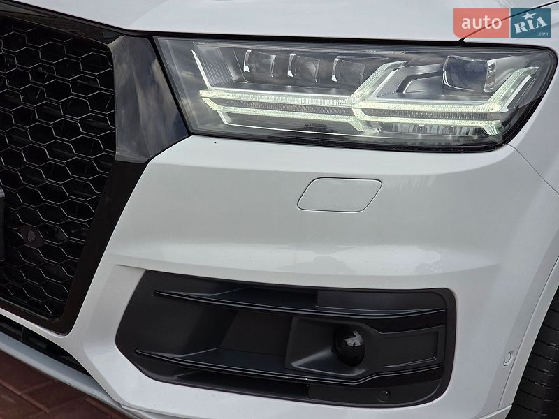 Позашляховик / Кросовер Audi Q7 2018 в Чернівцях