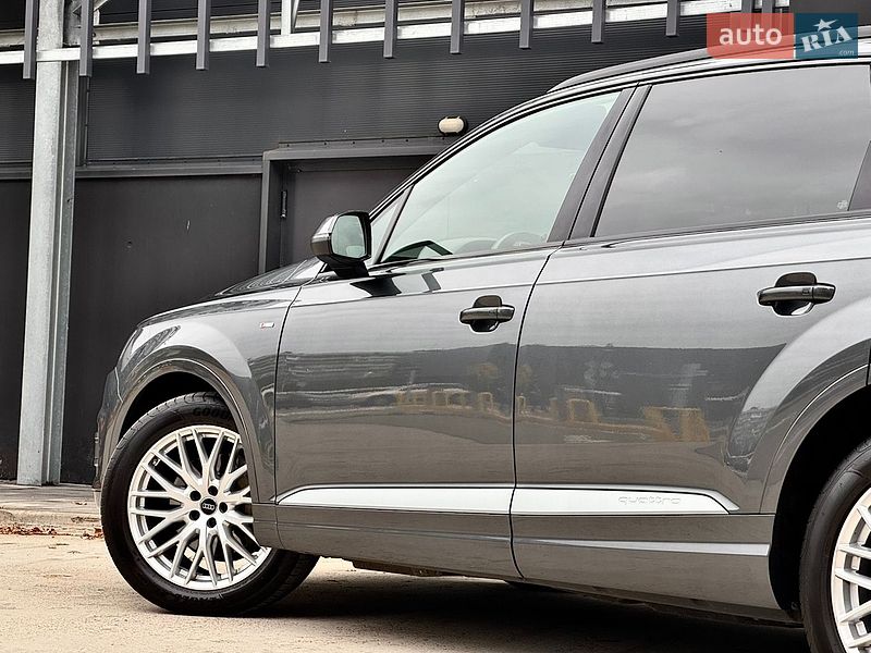 Позашляховик / Кросовер Audi Q7 2018 в Києві