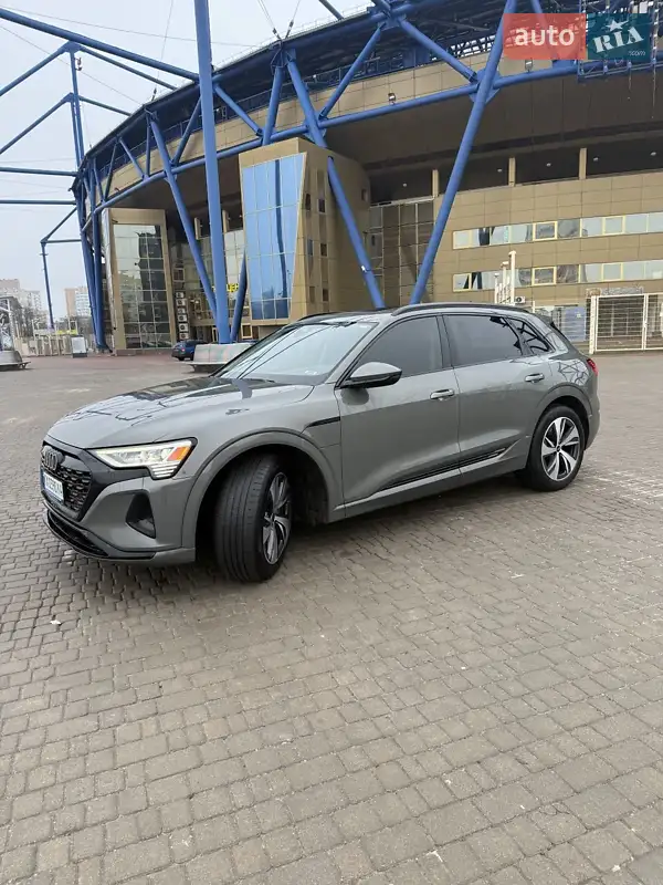 Audi Q8 e-tron 2024