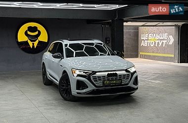 Audi Q8 e-tron  2023