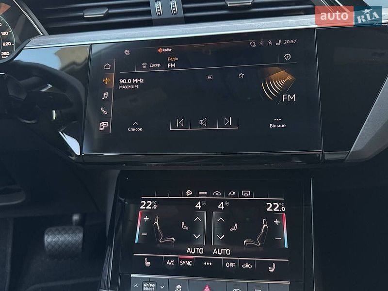 Внедорожник / Кроссовер Audi Q8 e-tron 2023 в Ровно