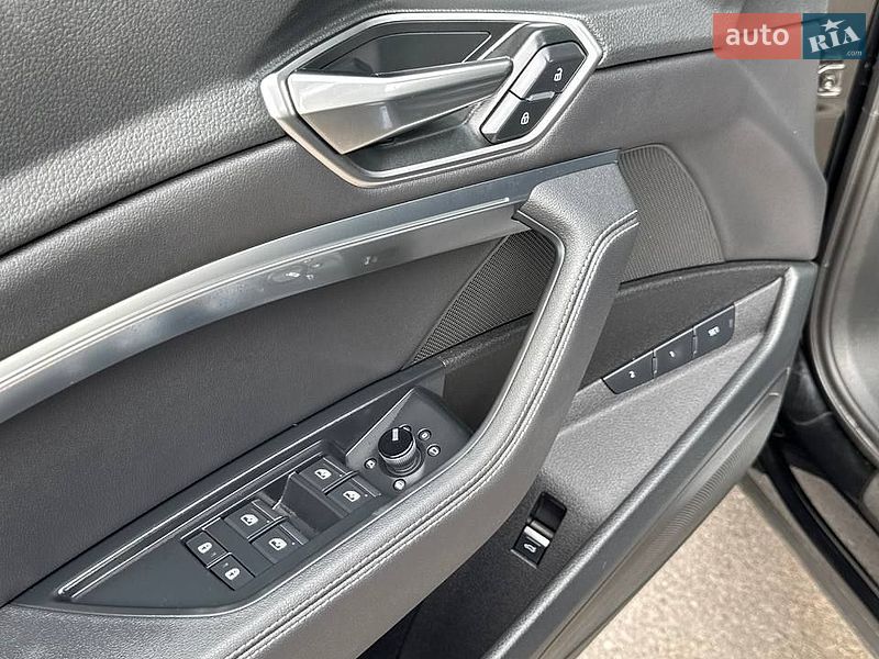 Внедорожник / Кроссовер Audi Q8 e-tron 2023 в Ровно