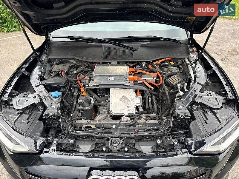 Внедорожник / Кроссовер Audi Q8 e-tron 2023 в Ровно