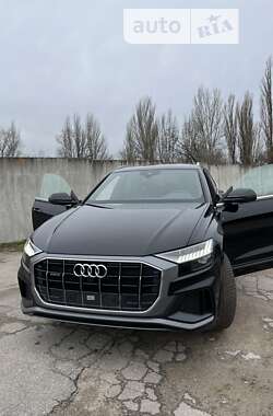 Audi Q8  2021
