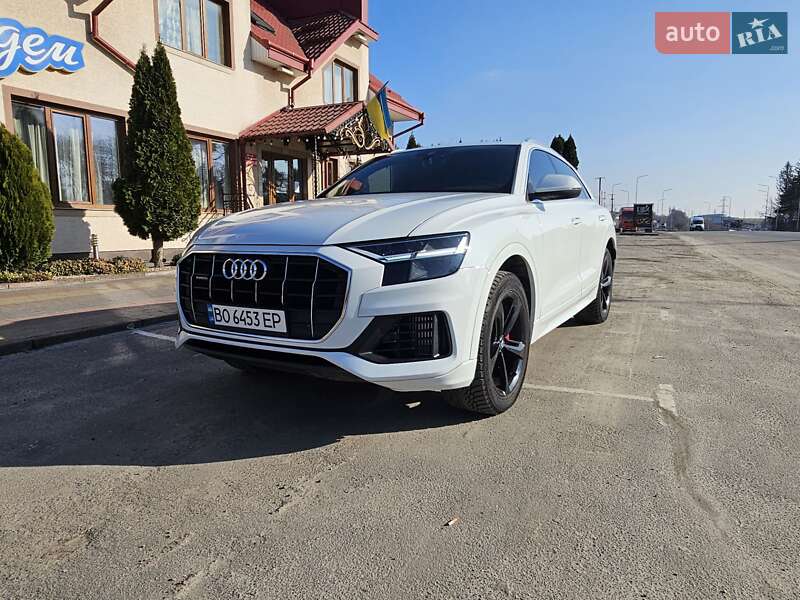 Легковые Audi Q8