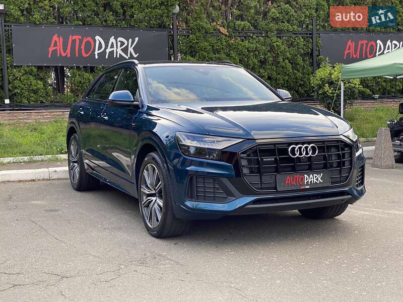 Внедорожник / Кроссовер Audi Q8 2022 в Киеве