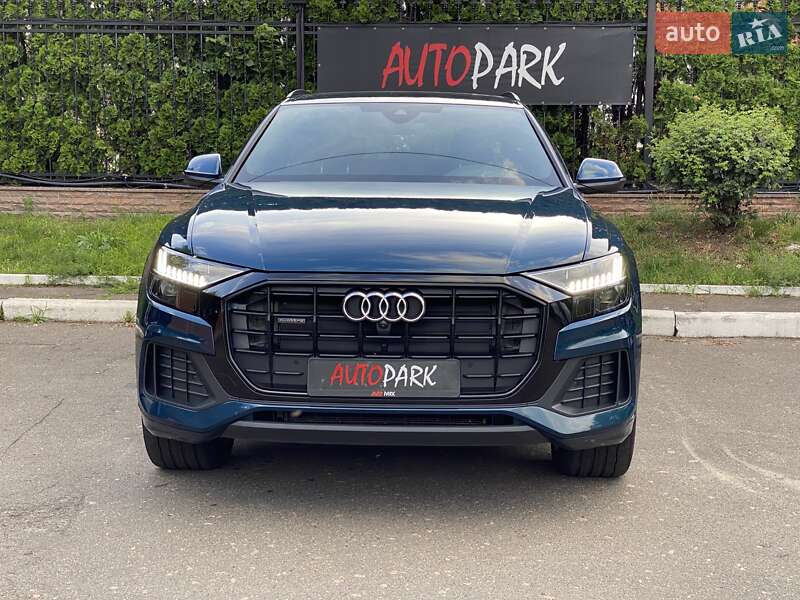 Внедорожник / Кроссовер Audi Q8 2022 в Киеве