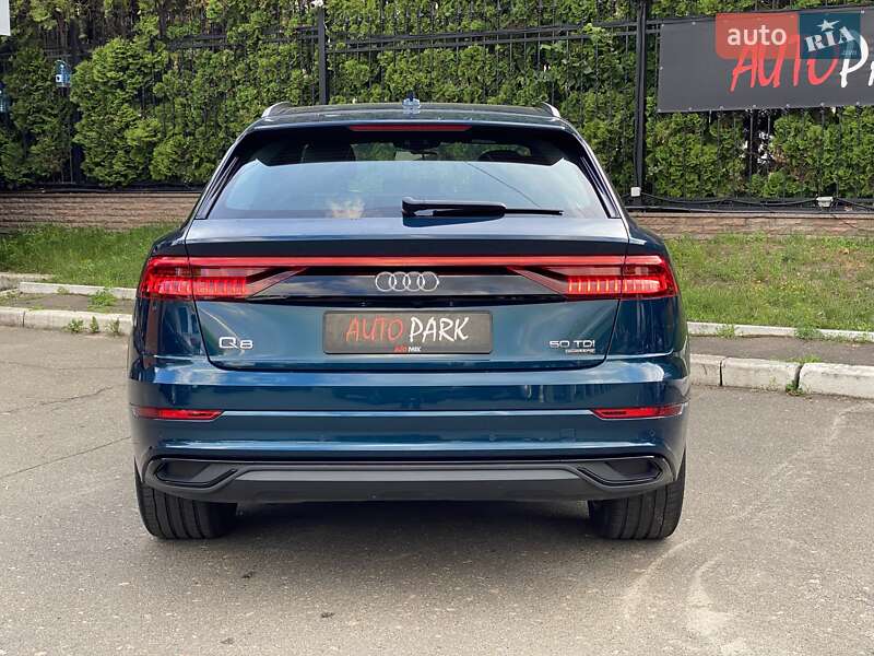 Внедорожник / Кроссовер Audi Q8 2022 в Киеве