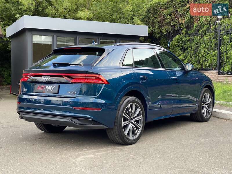 Внедорожник / Кроссовер Audi Q8 2022 в Киеве