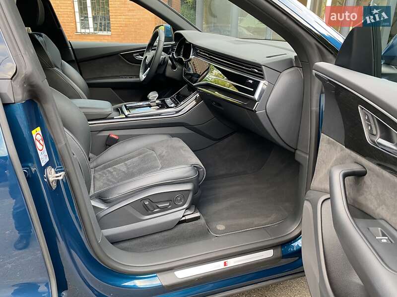 Внедорожник / Кроссовер Audi Q8 2022 в Киеве