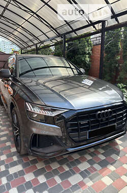 Audi Q8  2020