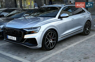 Audi Q8  2021