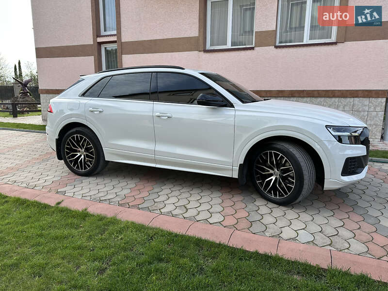 Внедорожник / Кроссовер Audi Q8 2018 в Ивано-Франковске
