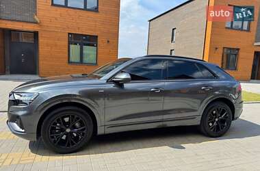 Audi Q8  2021