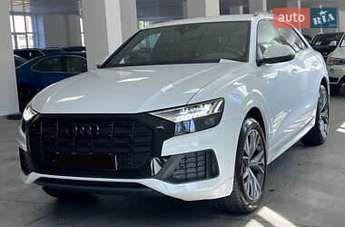 Audi Q8  2021