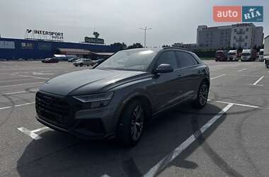 Audi Q8  2021