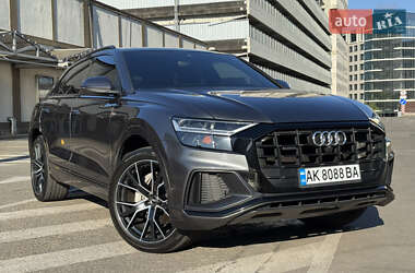 Audi Q8  2020