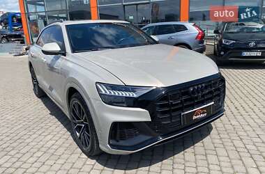 Audi Q8  2021