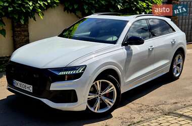 Audi Q8  2021