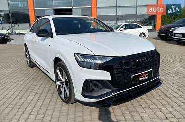Audi Q8  2021