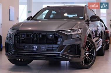 Audi Q8  2020