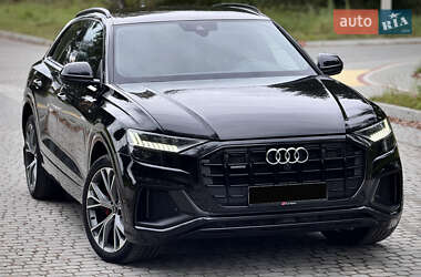 Audi Q8  2021