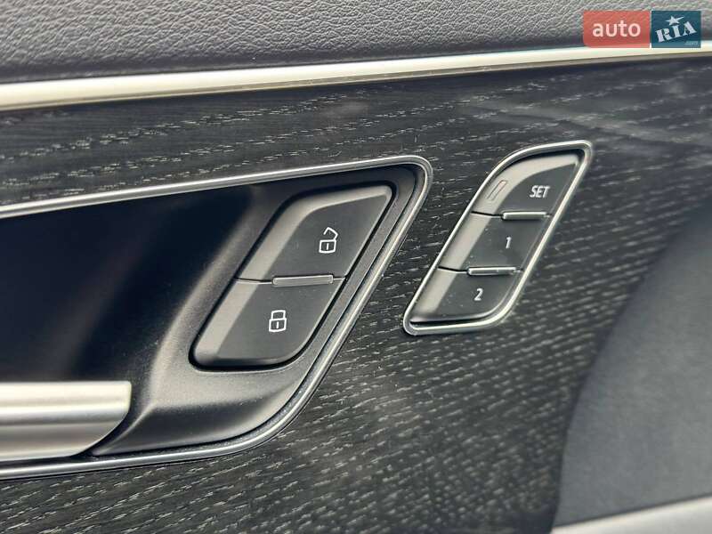 Внедорожник / Кроссовер Audi Q8 2018 в Одессе фото 25 Внедорожник / Кроссовер Audi Q8 2018 в Одессе