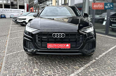 Audi Q8  2021