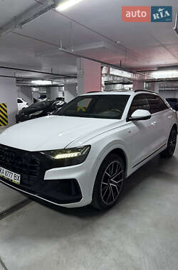 Audi Q8  2022