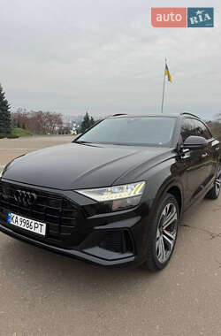 Audi Q8  2022