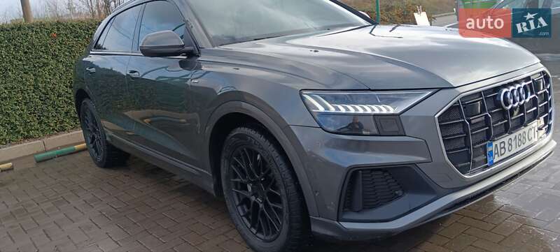 Внедорожник / Кроссовер Audi Q8