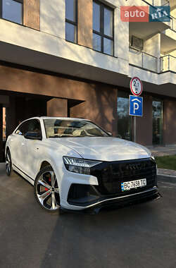Audi Q8  2021