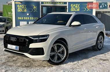 Audi Q8  2021