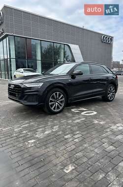 Audi Q8  2022